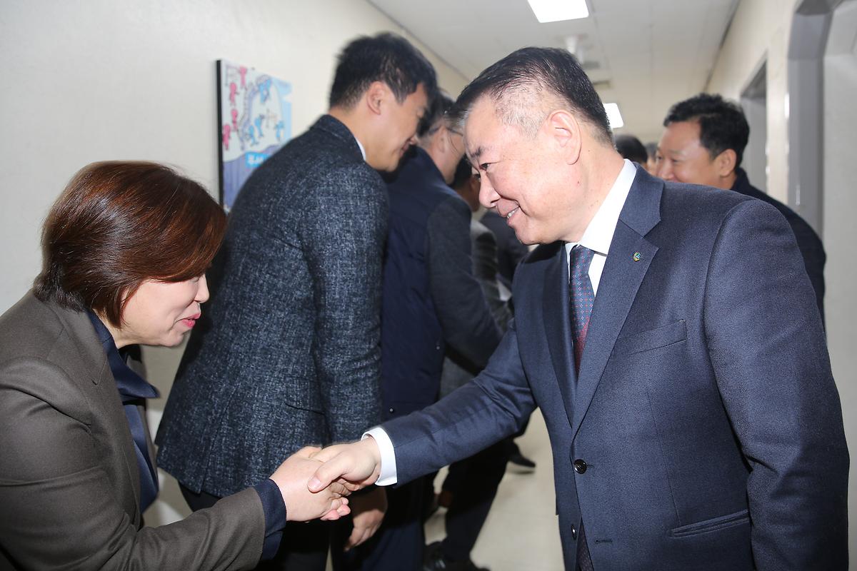 190102_(경영관리처)_“시민_만족,_고객_만족의_시대를_열어가겠습니다”_(4).jpg 이미지