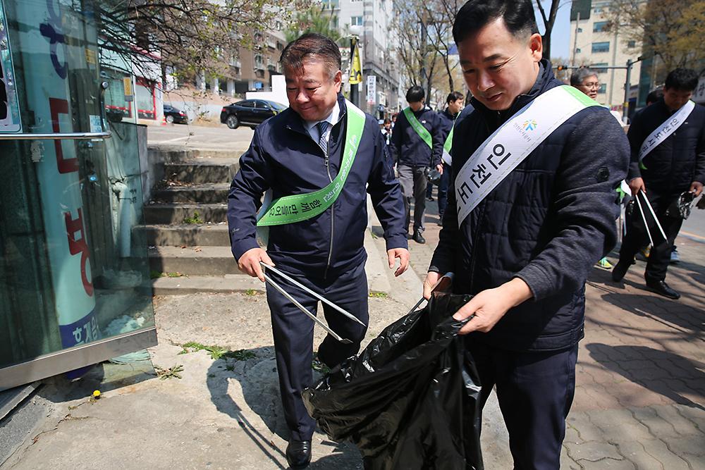 1M5A6966_쓰레기줍줍.jpg 이미지