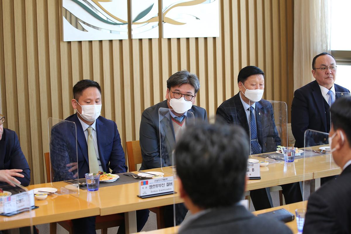 몽골건설대표단_인천도시공사_기념촬영_(6).jpg 이미지