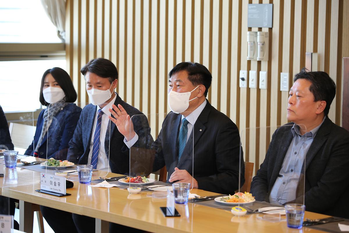 몽골건설대표단_인천도시공사_기념촬영_(7).jpg 이미지