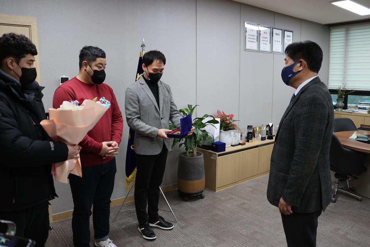 iH 핸드볼 선수단 감사패 전달식 사진