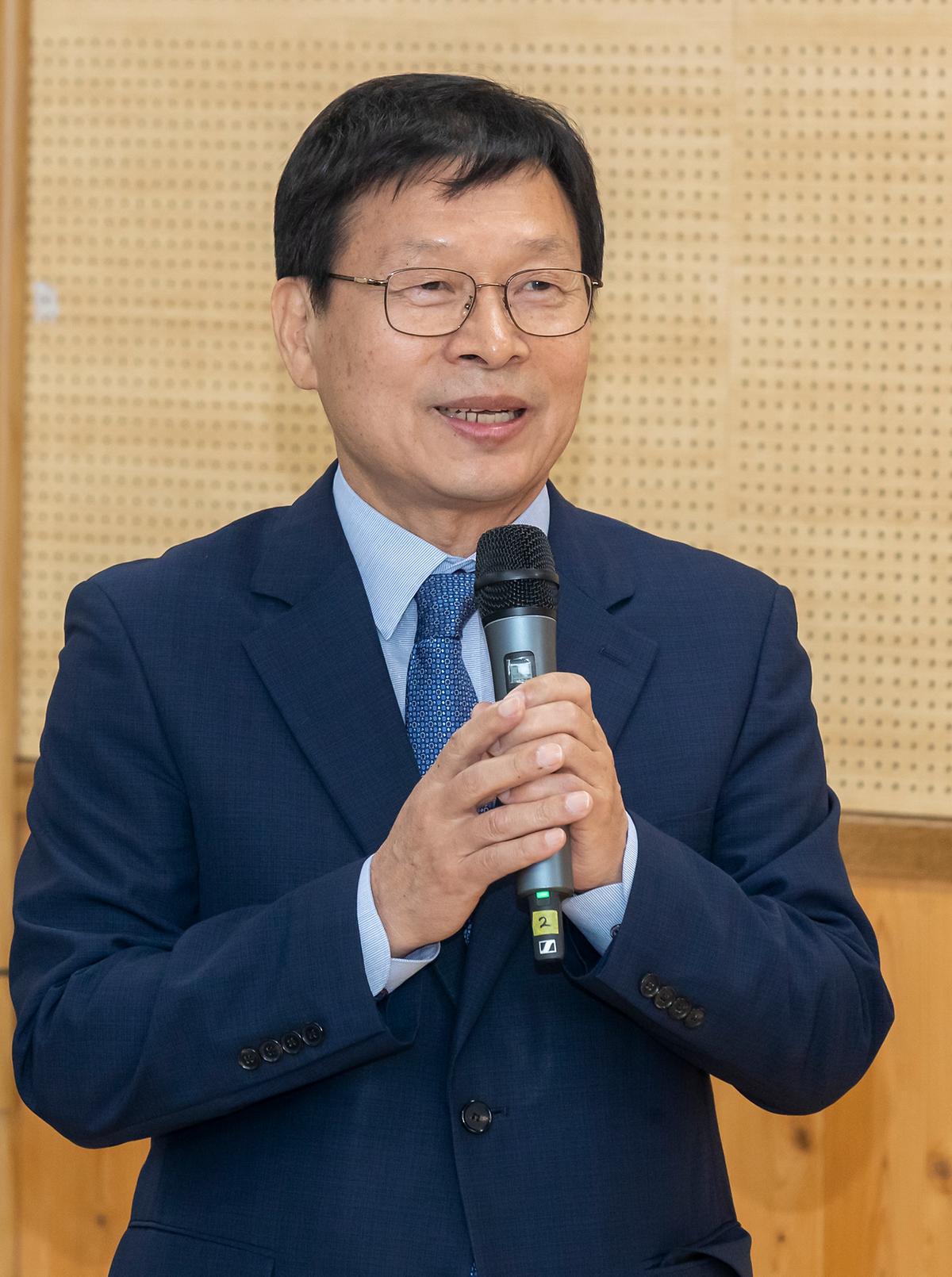 사장님_인사말1_MG2_6249.jpg 이미지
